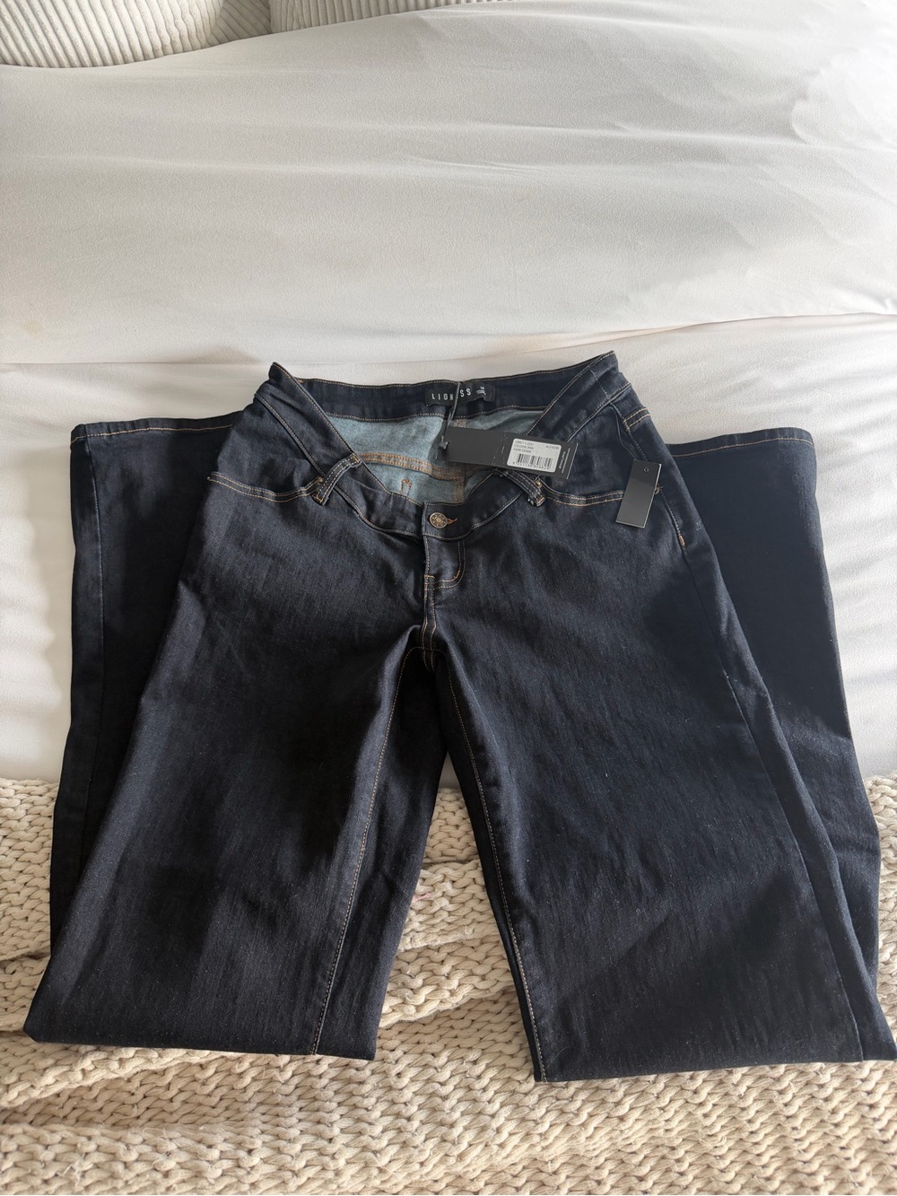 Lioness Cocoon Dark Blue Wide-Leg Jeans with Contrast Stitching - Picture 4 of 6